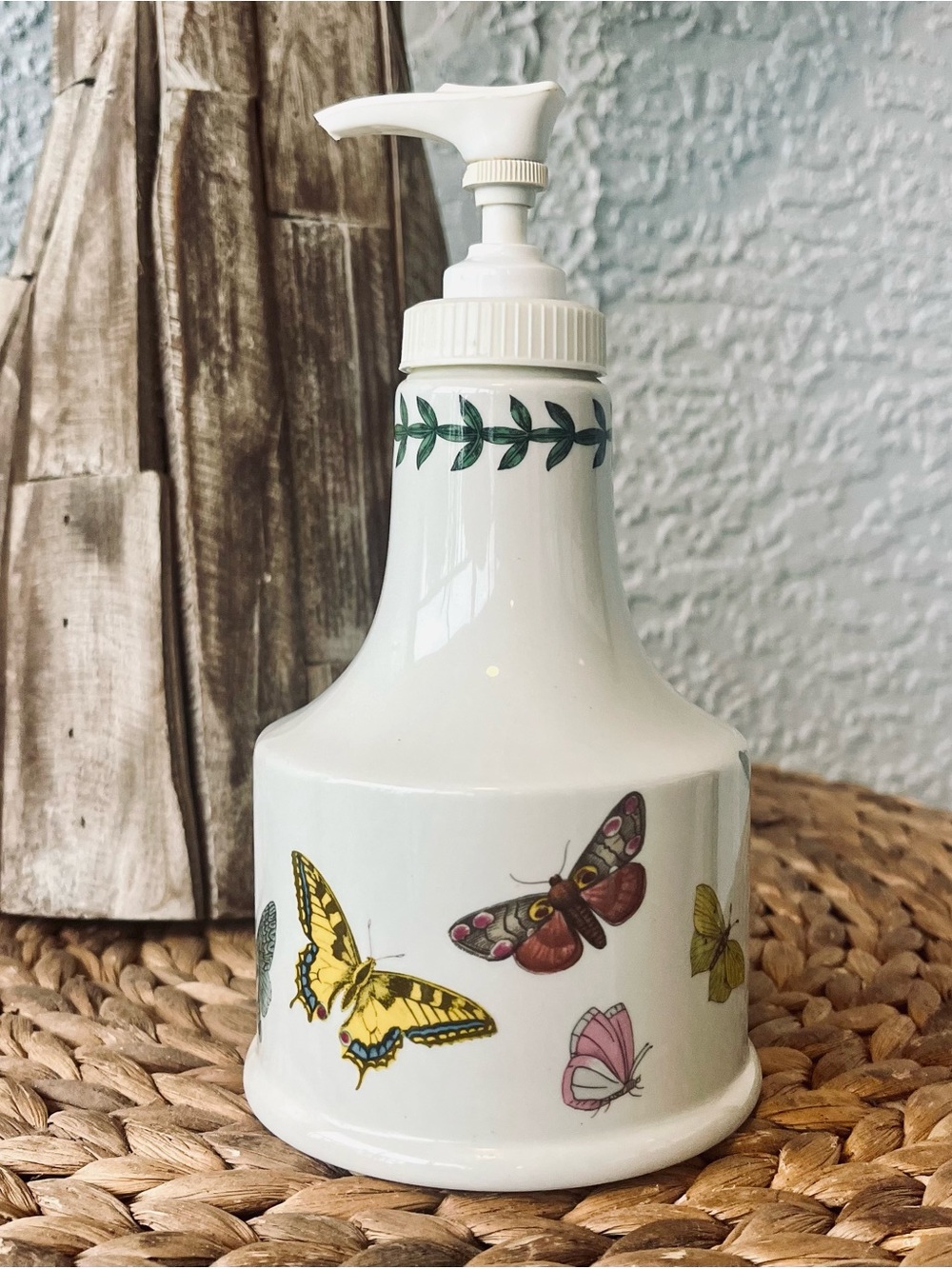 Portmeirion Botanic Garden
7” Soap Dispenser - Picture 3 of 6